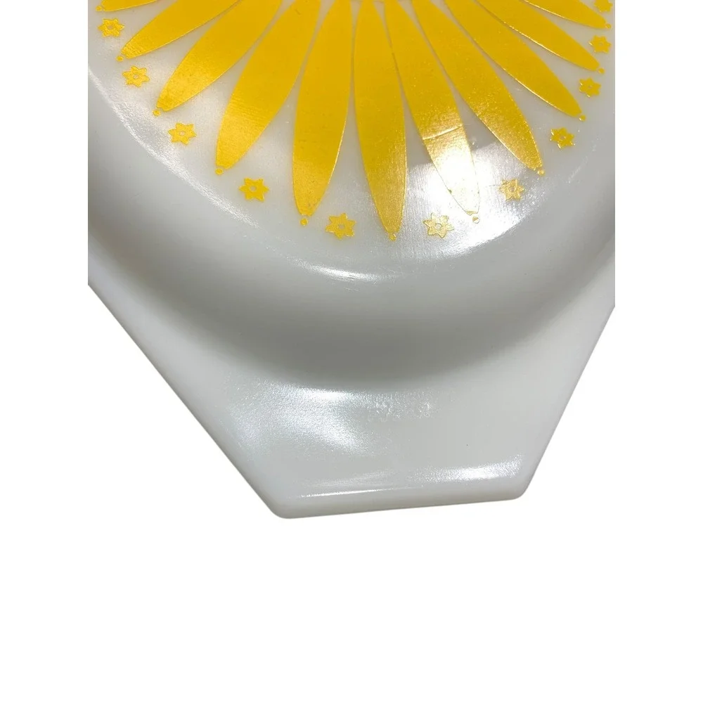 Vintage Pyrex Daisy Sunflower Divided Casserole Dish 1.5‎ Qt Yellow with Lid 063